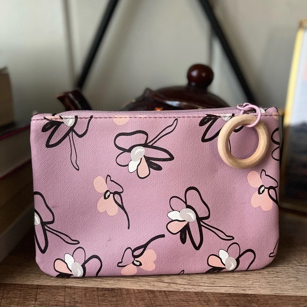 Women’s IPSY Floral Cosmetic bag